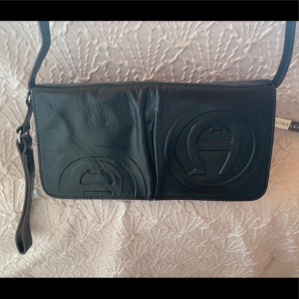 Etienne Aigner leather purse-never used